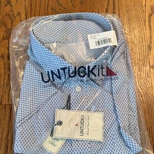 NWT!  UNTUCKit Light Blue Men's Casual Shirt short sleeve XXL Wrinkle Free!